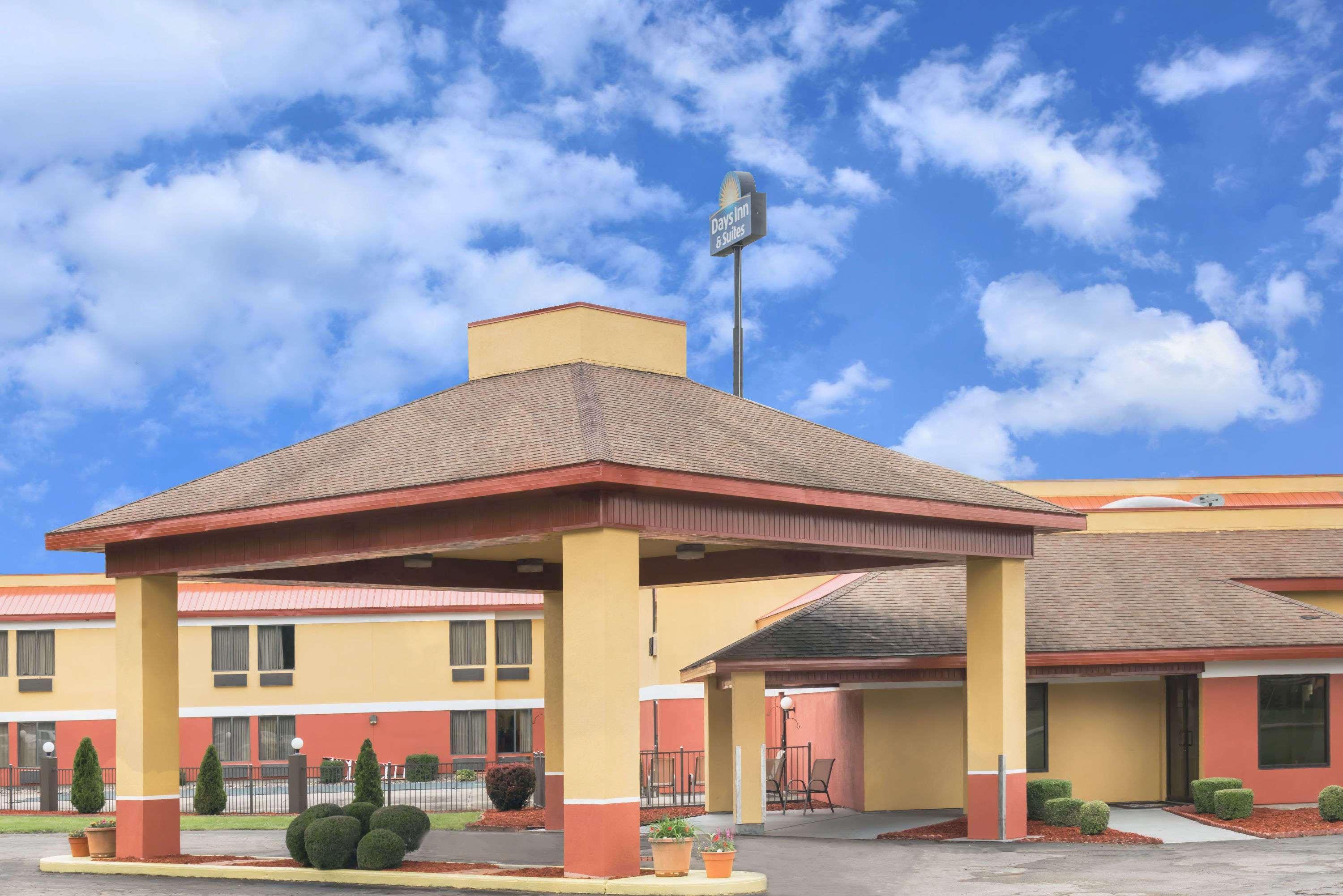 Days Inn & Suites By Wyndham Casey Exterior photo